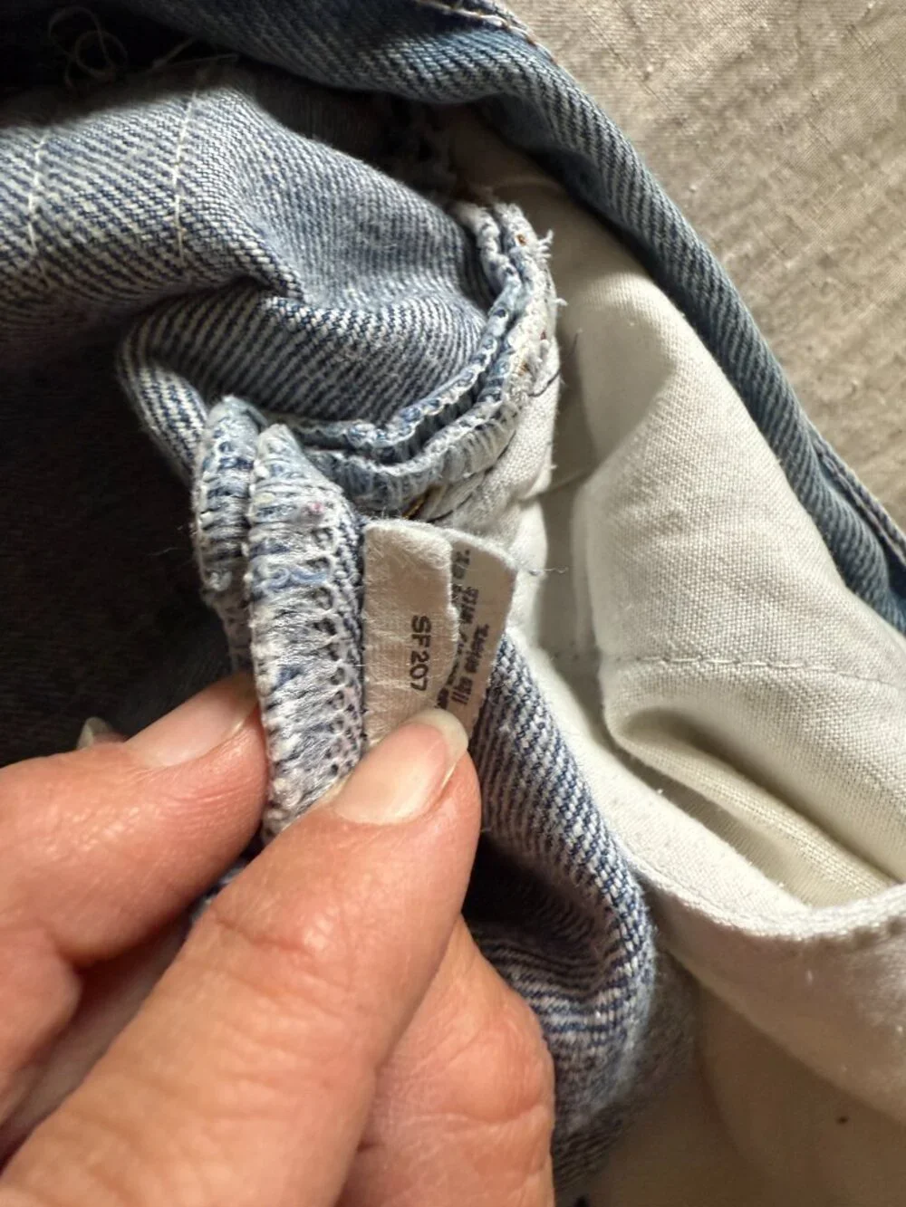 Vintage Levi’s 501 Jeans 18501‑0115 Straight Leg – Button Fly - Picture 5 of 11